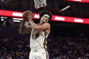 九游登录入口-桑托斯：必须继续努力战斗去赢下比赛 伤员回归后我们会完全不同