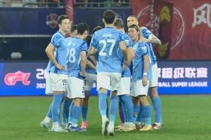 下半场开始，解禁复出的拜合拉木替补登场，换下萨卡里亚