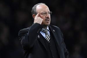 讨论结束❌贝尼特斯：我知道你们最后要问梅or罗，所以我选萨拉赫