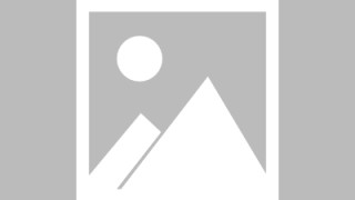 【夜读】女足夺冠后 球迷在男足隔离酒店外放烟花